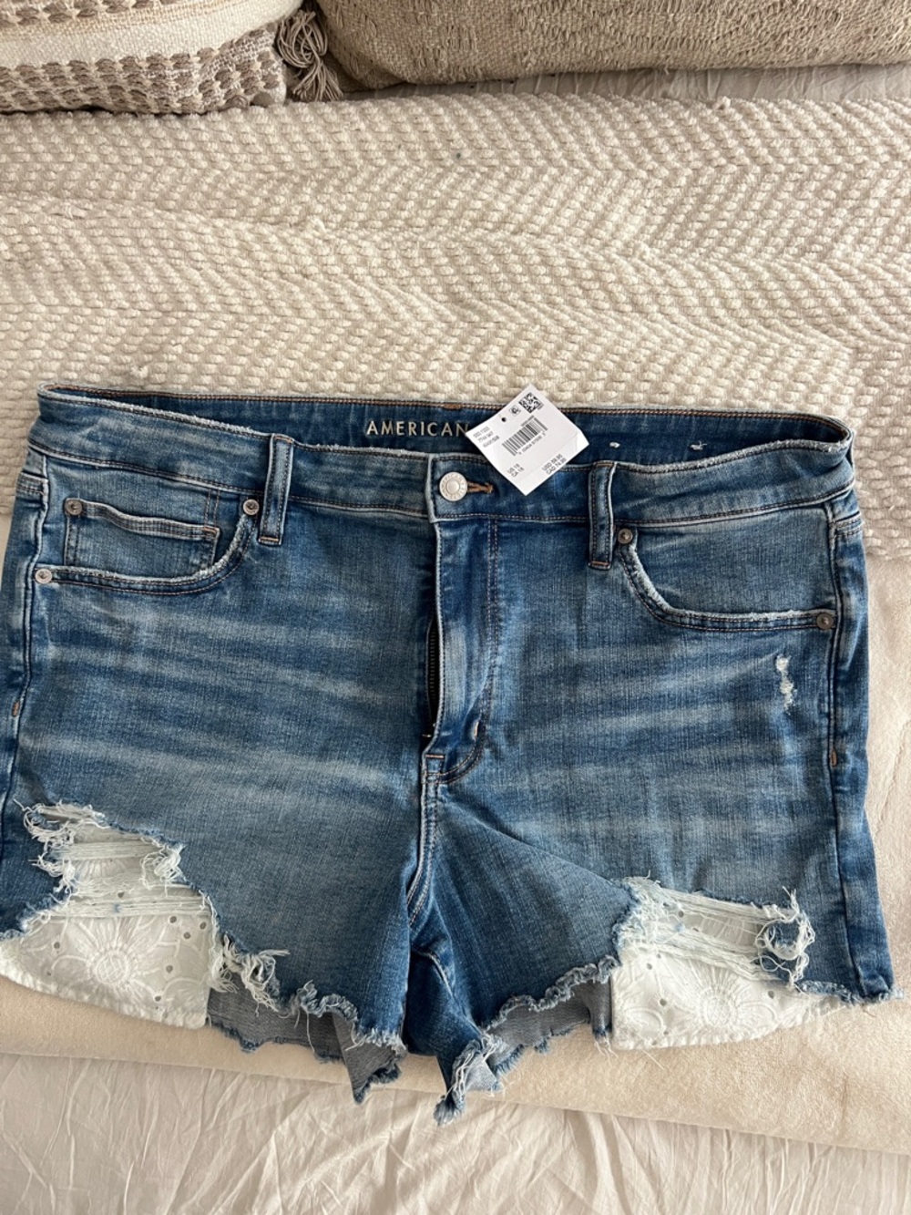 Brand New Women’s American Eagle Outfitters Next Level Stretch Jean Shorts